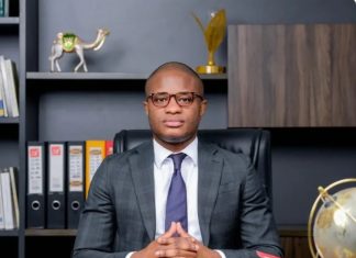 Kongo Central : alors que des rumeurs circulaient sur une probable invalidation à la prochaine session, le Député provincial Arly Khuti suspend son mandat parlementaire au profit de son premier suppléant. Un véritable coup de revers pour ceux qui voulaient sa tête ?