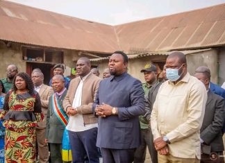 Le Ministre d’État a.i de la Justice Samuel Mbemba, s’imprègne de la situation à Kasangulu deux jours après l’évasion des détenus