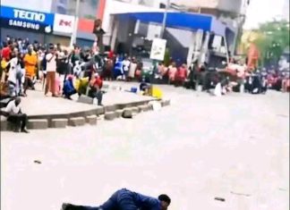 RDC : affaire braquage de l’agence Rawbank victoire à Kinshasa ; les caméras de surveillance ont filmé des militaires et policiers en train de voler l’argent dans les guichets et caisses